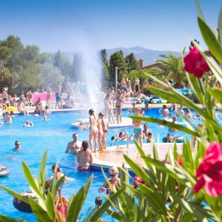 Castell Montgri - Mobile Homes By Lifestyle Holidays Лестартит Екстериор снимка